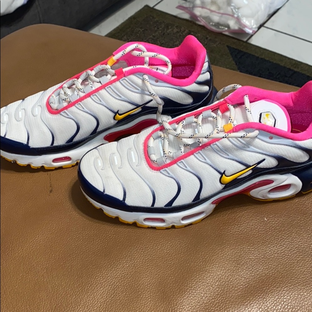nike sneakers size 7
